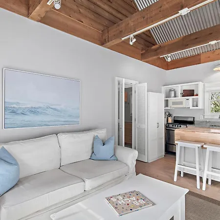 30 Love Carriage House